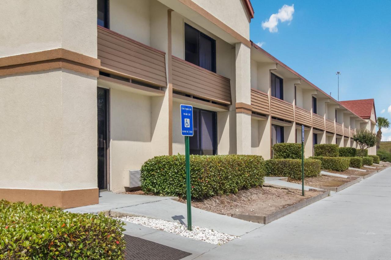 Red Roof Inn & Suites Brunswick I-95 Kültér fotó
