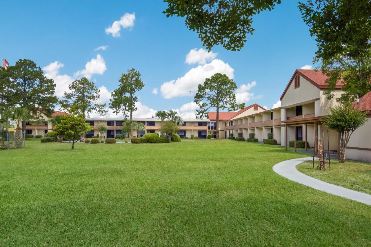 Red Roof Inn & Suites Brunswick I-95 Kültér fotó
